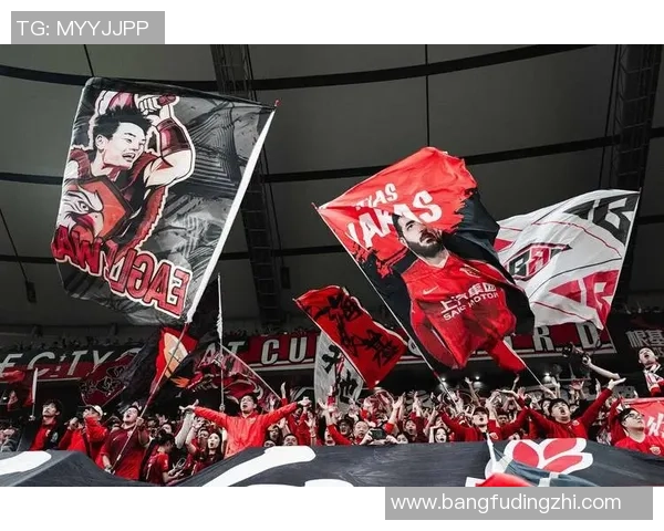 足球明星光芒四射在全球舞台上引领风潮成为无数球迷心中的偶像 足球明星光芒四射在全球舞台上引领风潮成为无数球迷心中的偶像