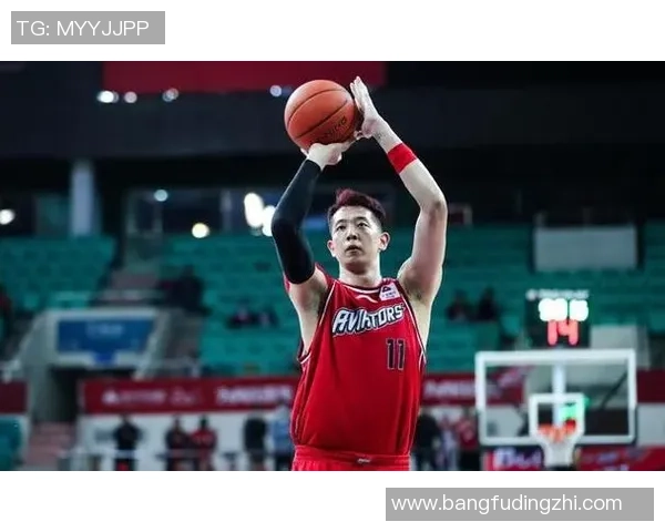 深圳足球队以52分领跑挑战赛积分榜展现强劲实力和团队合作精神 深圳足球队以52分领跑挑战赛积分榜展现强劲实力和团队合作精神